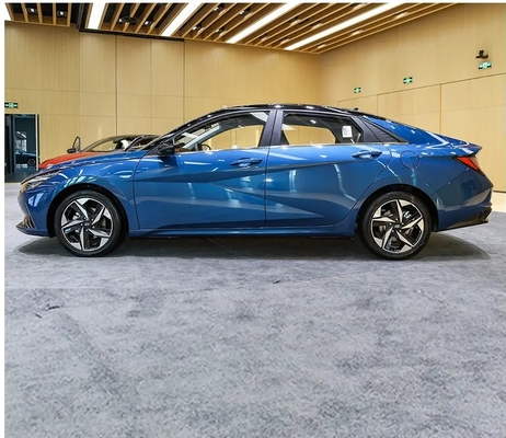 Hyundai Elantra 5 lugares sedã de luxo de gasolina para alta velocidade e desempenho poderoso