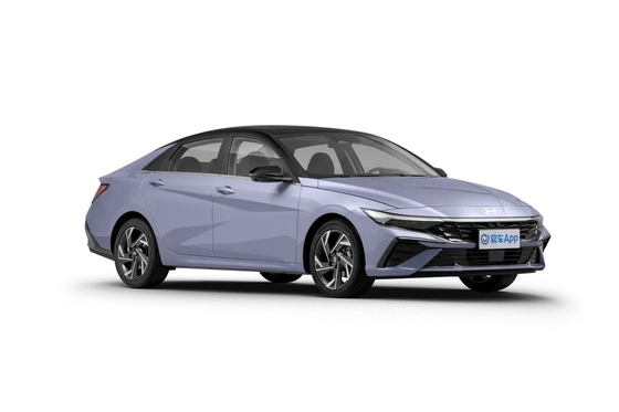2023 Hyundai Elantra 1.5L CVT FWD Automóvel a gasolina com dimensões 4720x1810x1415mm