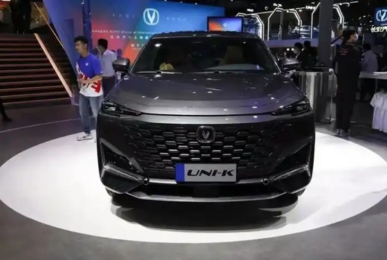 2023 Changan Uni-K SUV de 5 portas e 5 lugares 2.0T 233 cavalos de potência Ajuste manual do assento do copiloto