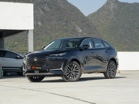 130 km NEDC Kilometragem Changan Uni-K SUV a gasolina 2024 Modelo 1845kg Peso de curva 2.0T Motor