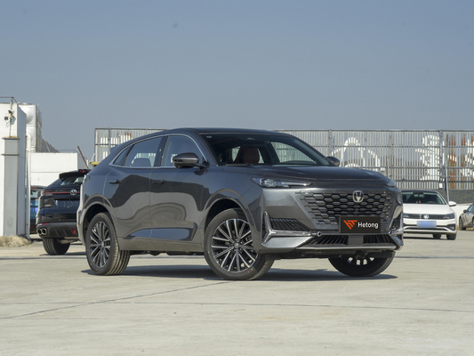 130 km NEDC Kilometragem Changan Uni-K SUV a gasolina 2024 Modelo 1845kg Peso de curva 2.0T Motor