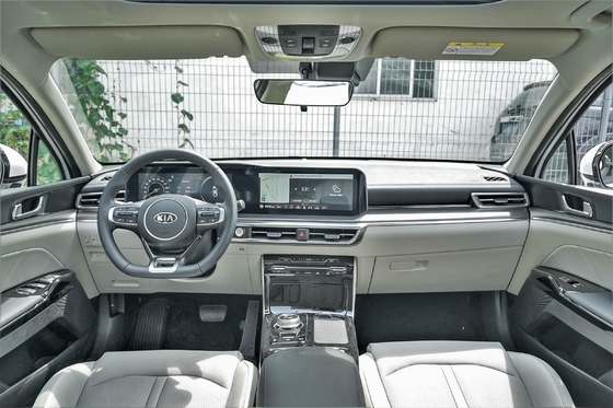 Kia K5 Sedan 4 portas 5 lugares Direção esquerda Carros a gasolina 176kw Velocidade máxima 220 Potência