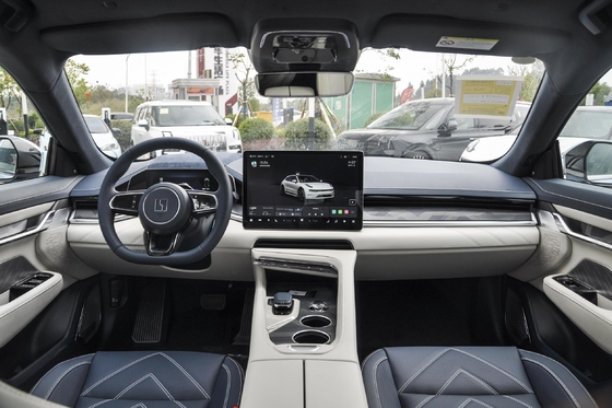 Veículos elétricos Zeeker 001 com 616 km de autonomia integrada