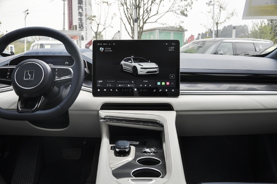 Veículos elétricos Zeeker 001 com 616 km de autonomia integrada
