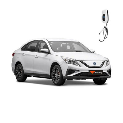 Dongfeng Fengxing S50 T1 T5 E1 M5 5 lugares 415 km Limousine elétrico puro 4705 * 1790 * 1540mm