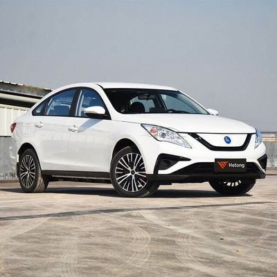 Dongfeng Fengxing S50 T1 T5 E1 M5 5 lugares 415 km Limousine elétrico puro 4705 * 1790 * 1540mm