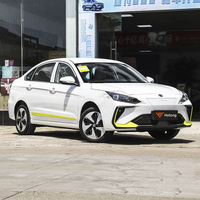 Veículo elétrico de alta velocidade Dongfeng E70 Pro com 5 assentos e bateria de lítio ternária