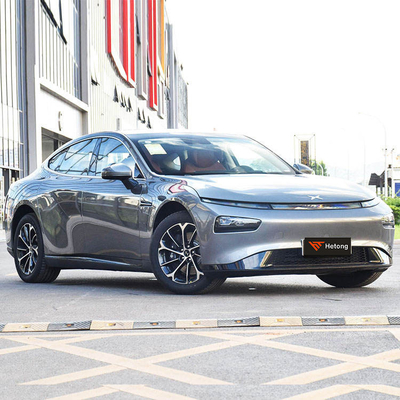 2022 Xpeng P7 586G Veículo Elétrico 4 Rodas 5 Assentos Alta Velocidade Carros chineses Vermelhos/Brancos