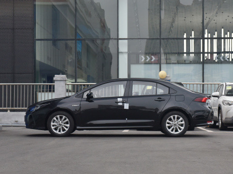 4635x1775x1470 comprimento Toyota Corolla Uz Carro 2023 4 lugares 5 portas Sedan gasolina gasolina