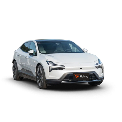 Desbloqueie o poder da energia elétrica pura com o Polestar 4 Pro Plus com 612 km de alcance de cruzeiro.