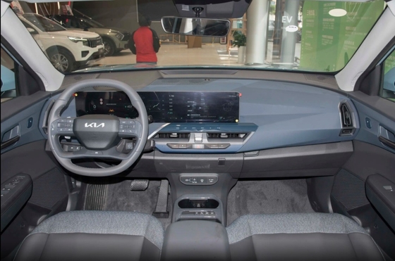 KIA EV5 SUV elétrico de 5 portas e 5 lugares com câmera traseira e padrão de emissões Euro VI