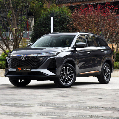 Veículos a combustível de alta velocidade Changan CS75 Plus e tela sensível ao toque e espaço livre mínimo 15°-20° SUV