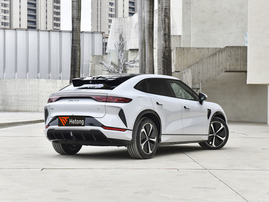 Forte veículo elétrico BYD Song L com 150kW de potência e velocidade máxima de 199/201 Km/h